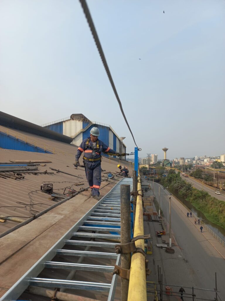 Instalação de eletrocalhas e leitos elétricos