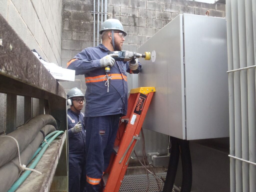 Manutenção preventiva em subestações industriais